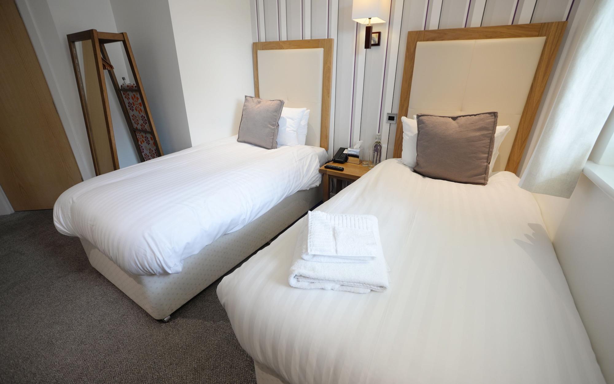 The Waterside Hotel And Leisure Club Manchester Bagian luar foto