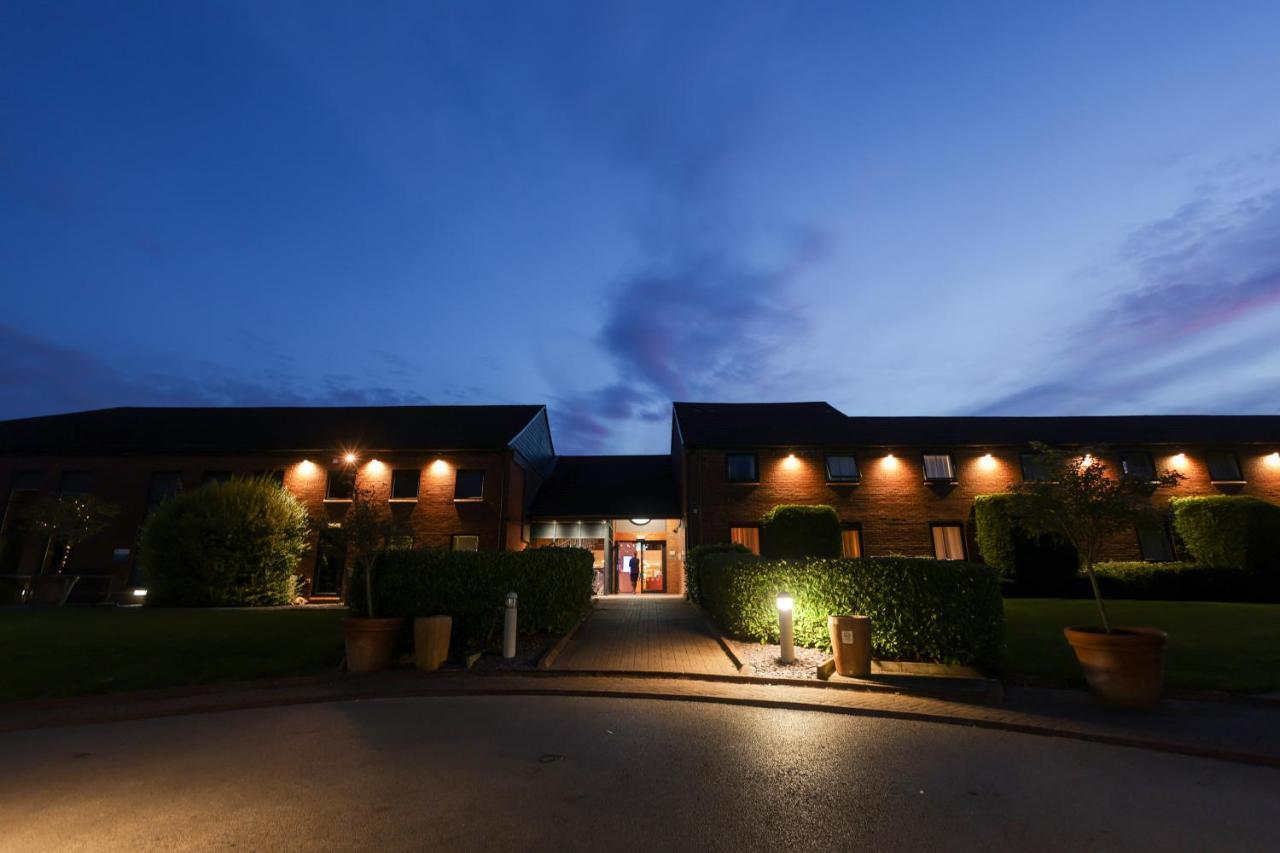 The Waterside Hotel And Leisure Club Manchester Bagian luar foto