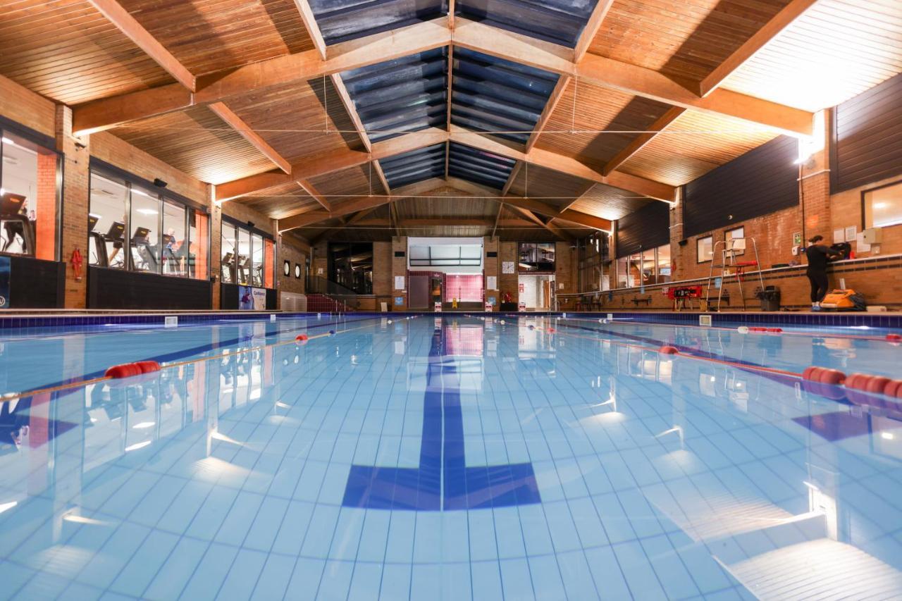 The Waterside Hotel And Leisure Club Manchester Bagian luar foto