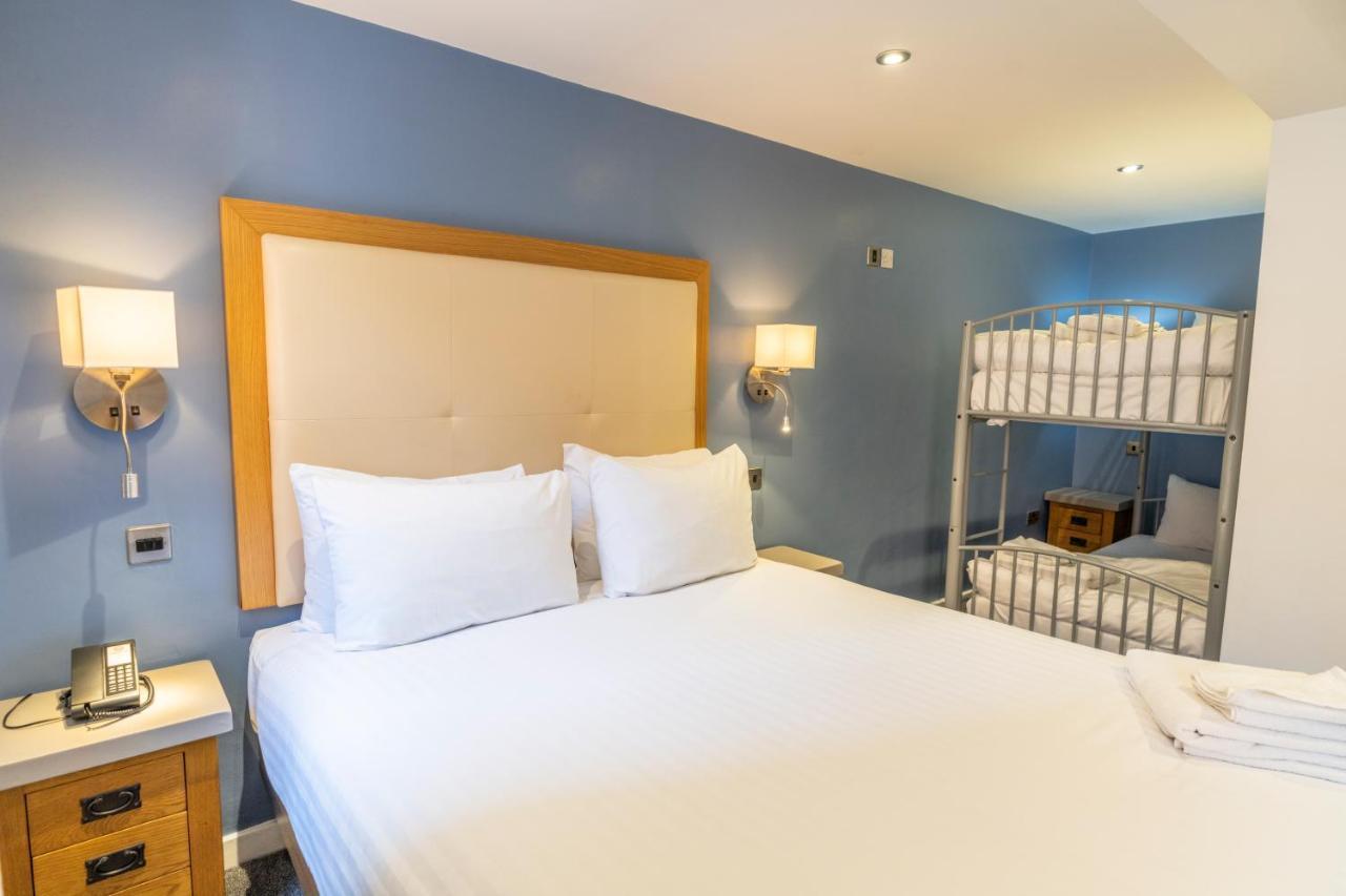 The Waterside Hotel And Leisure Club Manchester Bagian luar foto